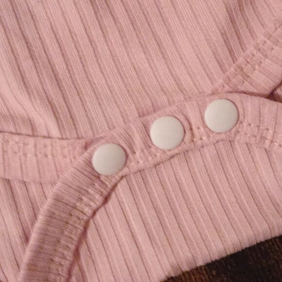 Pink long sleeve onesie - Picture 5 of 5